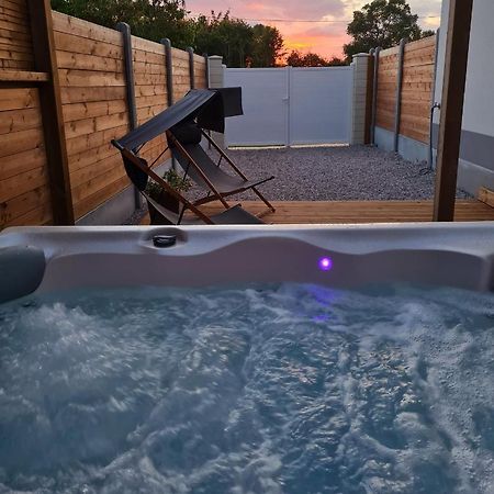 A Fleur De Spa : Maison Chaleureuse Avec Spa Privatif Et Billard. Coulogne Eksteriør billede