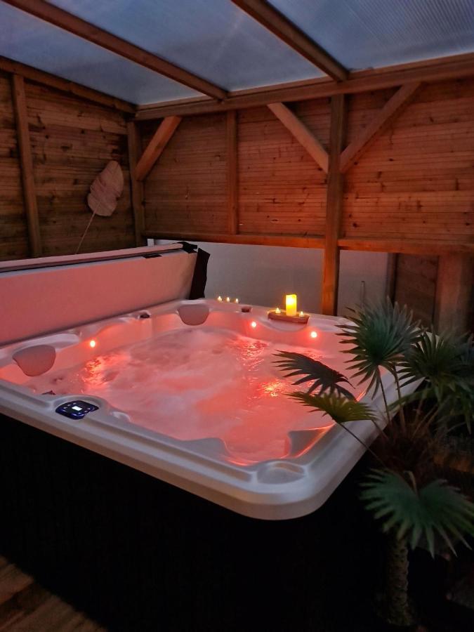 A Fleur De Spa : Maison Chaleureuse Avec Spa Privatif Et Billard. Coulogne Eksteriør billede